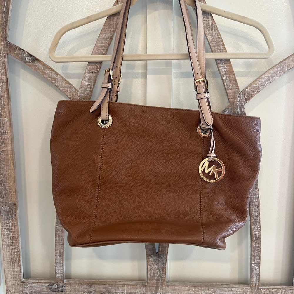 Michaell Kors Leather Purse